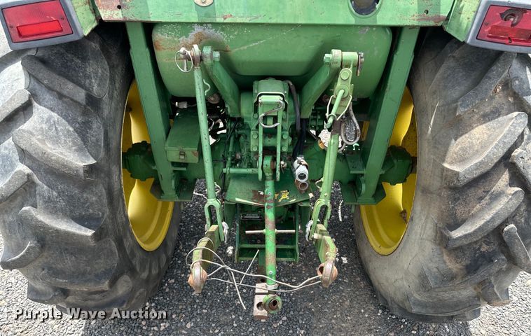 image for item OI9220 1996 John Deere 1070 tractor