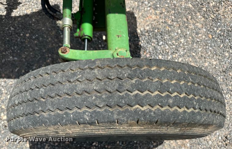 image for item OI9220 1996 John Deere 1070 tractor