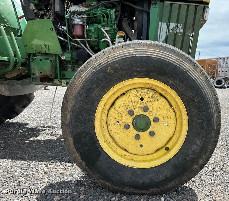 image for item OI9220 1996 John Deere 1070 tractor