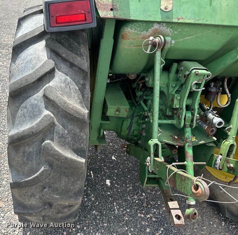 image for item OI9220 1996 John Deere 1070 tractor