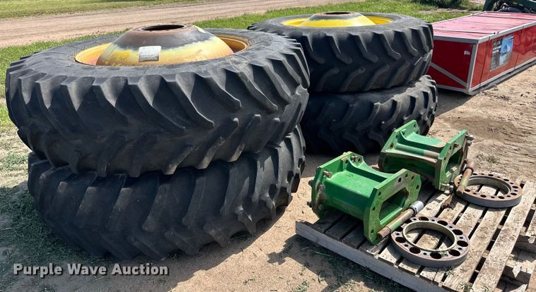 image for item OL9614 John Deere 9770 STS combine parts