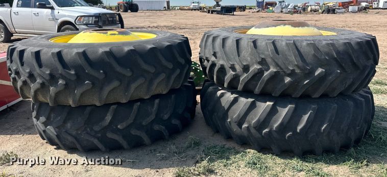 image for item OL9614 John Deere 9770 STS combine parts