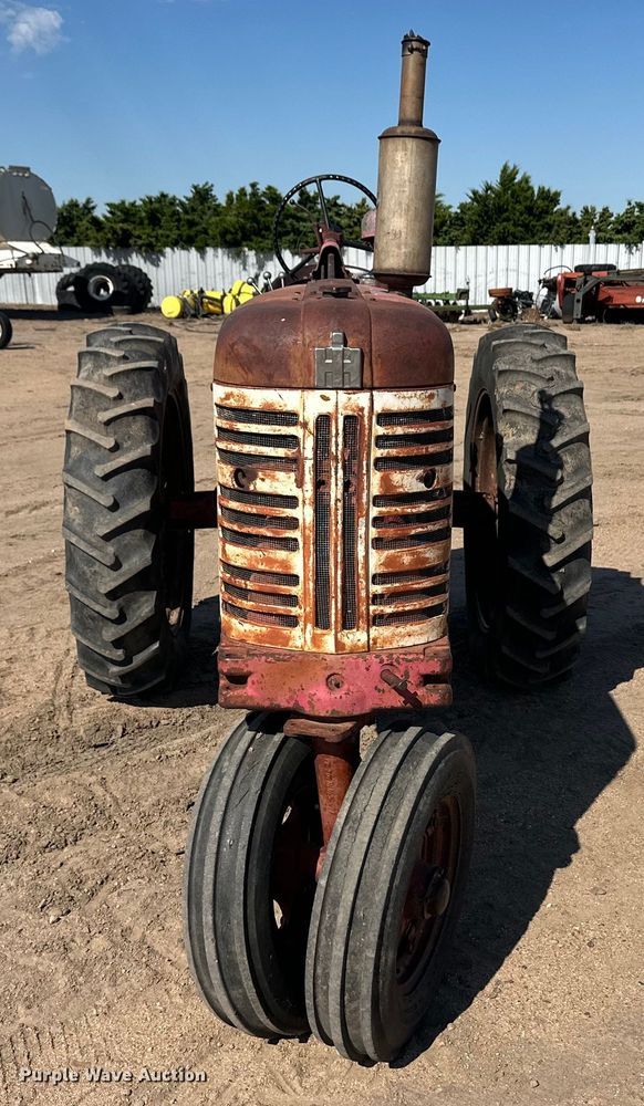 image for item OL9620 International Harvester McCormick Farmall 400 tractor