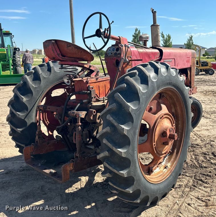 image for item OL9620 International Harvester McCormick Farmall 400 tractor