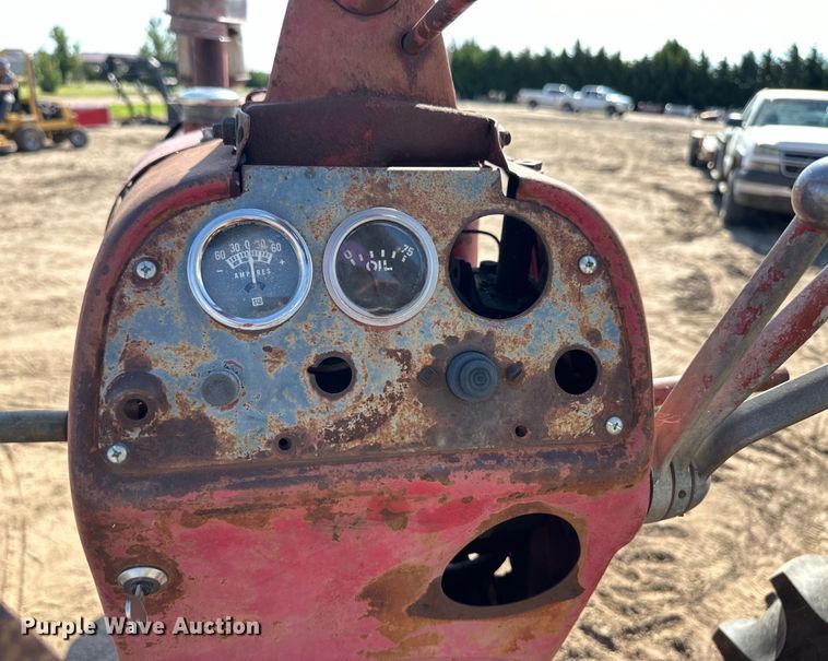 image for item OL9620 International Harvester McCormick Farmall 400 tractor