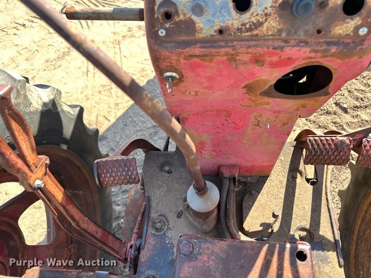 image for item OL9620 International Harvester McCormick Farmall 400 tractor