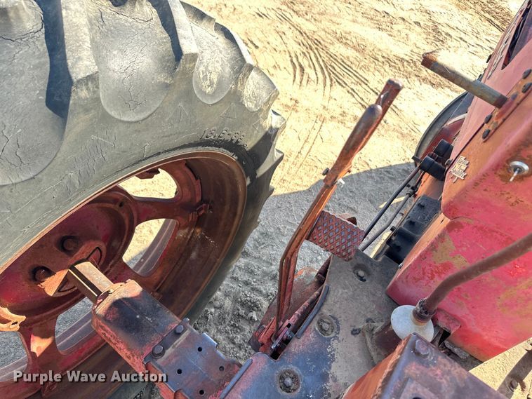 image for item OL9620 International Harvester McCormick Farmall 400 tractor