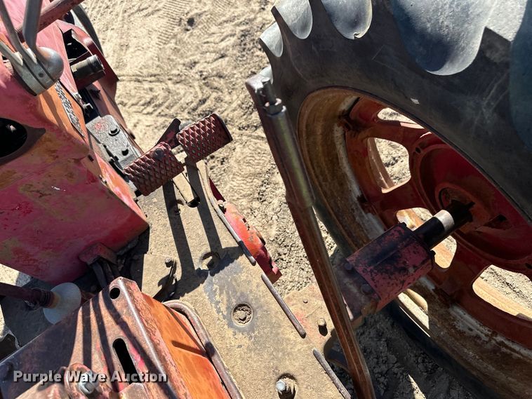 image for item OL9620 International Harvester McCormick Farmall 400 tractor