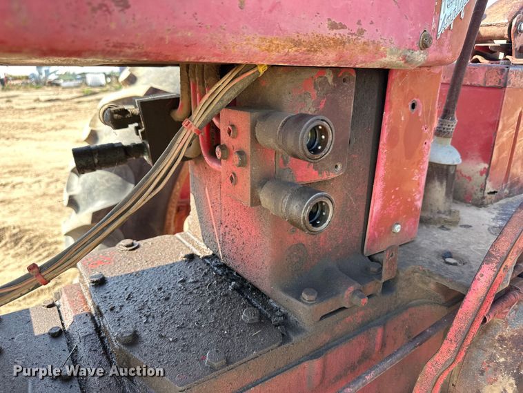 image for item OL9620 International Harvester McCormick Farmall 400 tractor