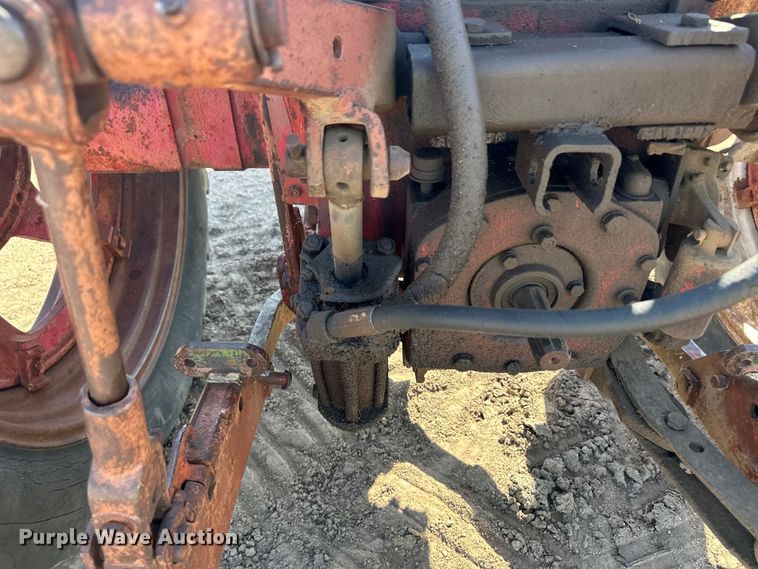 image for item OL9620 International Harvester McCormick Farmall 400 tractor