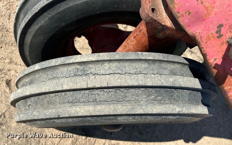 image for item OL9620 International Harvester McCormick Farmall 400 tractor