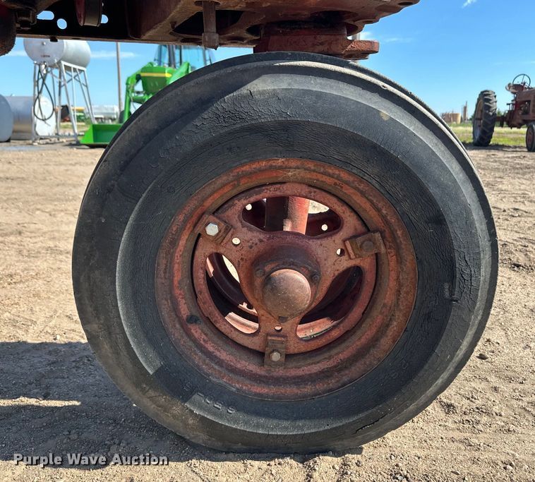 image for item OL9620 International Harvester McCormick Farmall 400 tractor