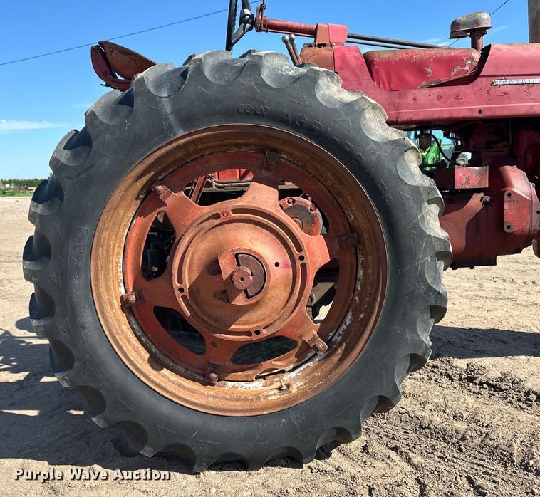 image for item OL9620 International Harvester McCormick Farmall 400 tractor