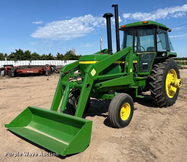 image for item OL9622 1974 John Deere 4430 tractor