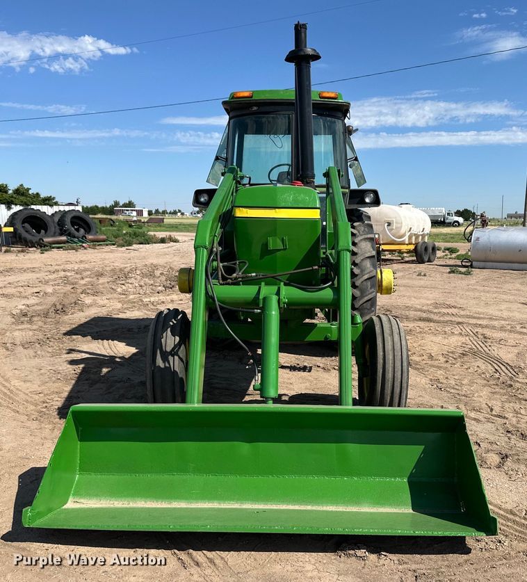 image for item OL9622 1974 John Deere 4430 tractor