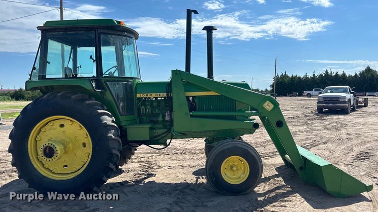 image for item OL9622 1974 John Deere 4430 tractor