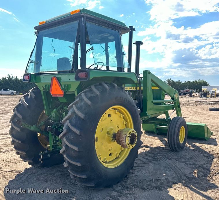 image for item OL9622 1974 John Deere 4430 tractor