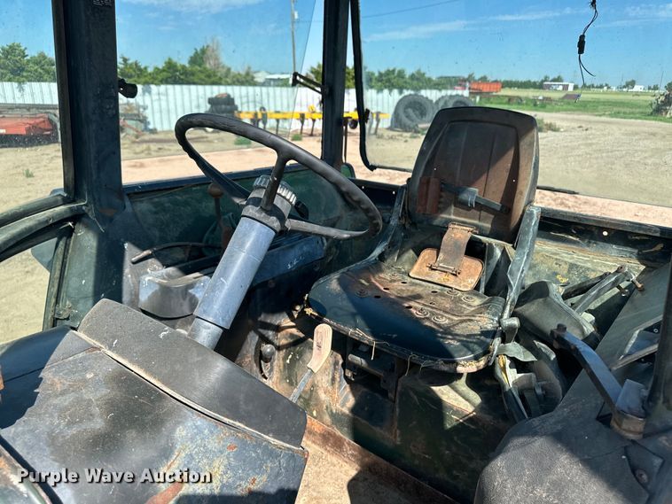 image for item OL9622 1974 John Deere 4430 tractor