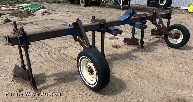 image for item OL9627 Row crop cultivator