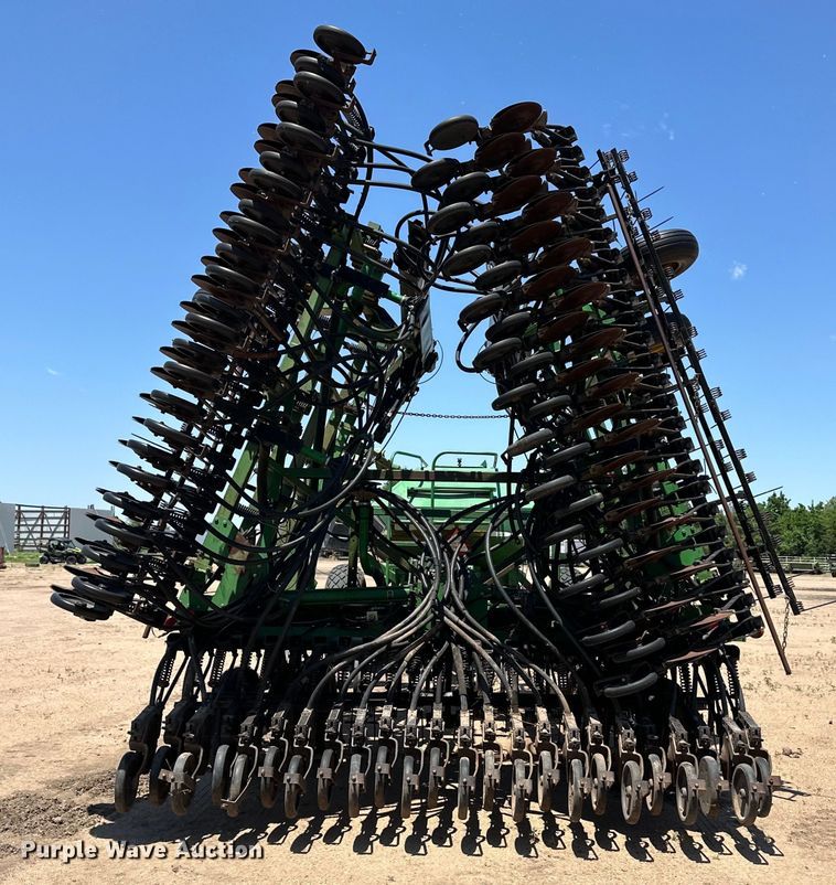 image for item OL9629 John Deere 730 air seeder