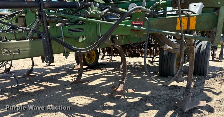 image for item OL9629 John Deere 730 air seeder