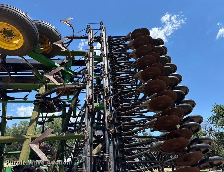 image for item OL9629 John Deere 730 air seeder