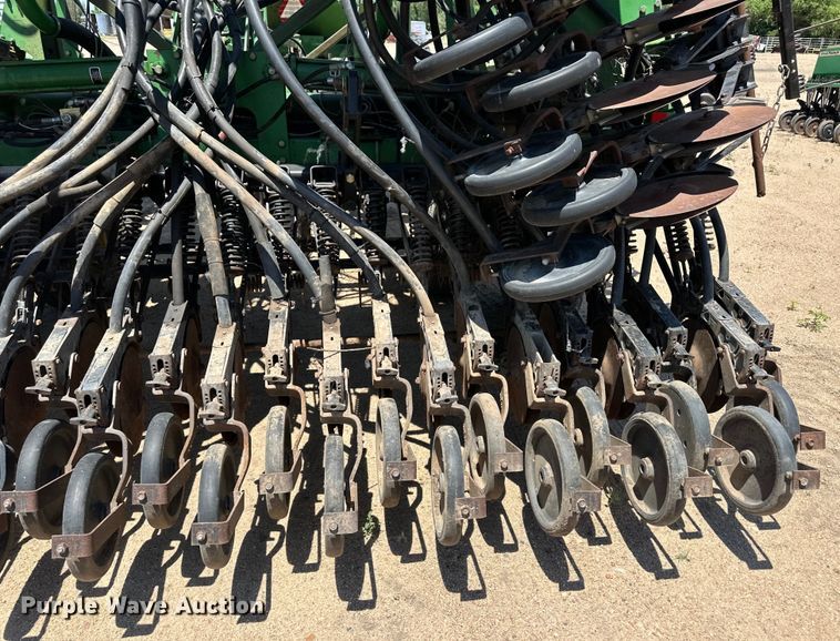 image for item OL9629 John Deere 730 air seeder