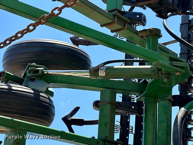 image for item OL9629 John Deere 730 air seeder