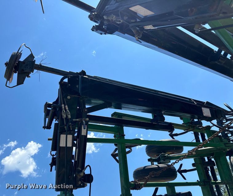 image for item OL9629 John Deere 730 air seeder