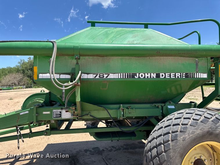 image for item OL9629 John Deere 730 air seeder
