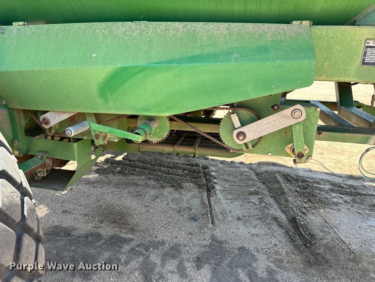 image for item OL9629 John Deere 730 air seeder