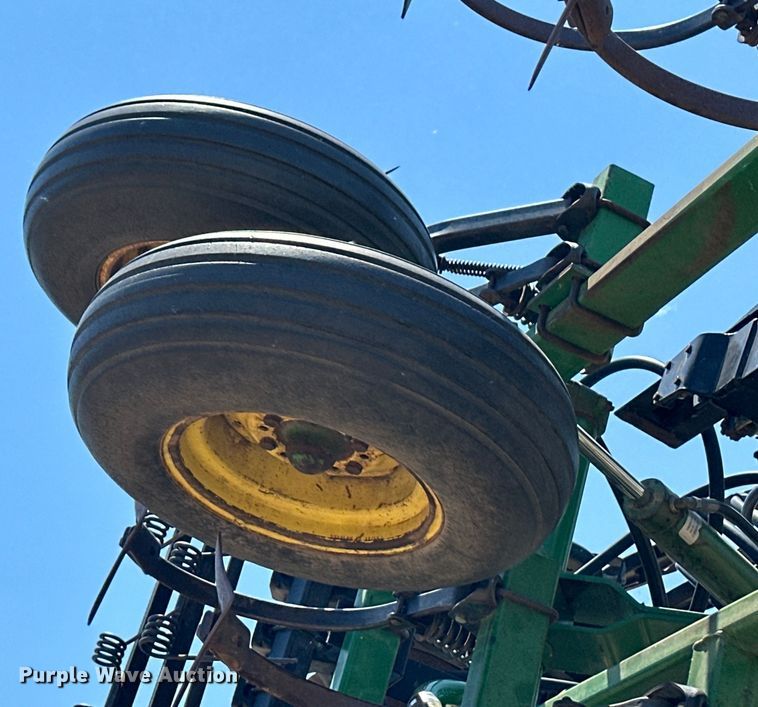 image for item OL9629 John Deere 730 air seeder