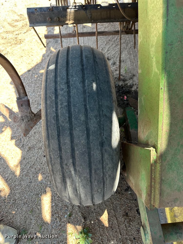 image for item OL9629 John Deere 730 air seeder