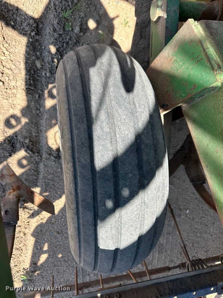 image for item OL9629 John Deere 730 air seeder