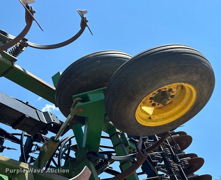 image for item OL9629 John Deere 730 air seeder