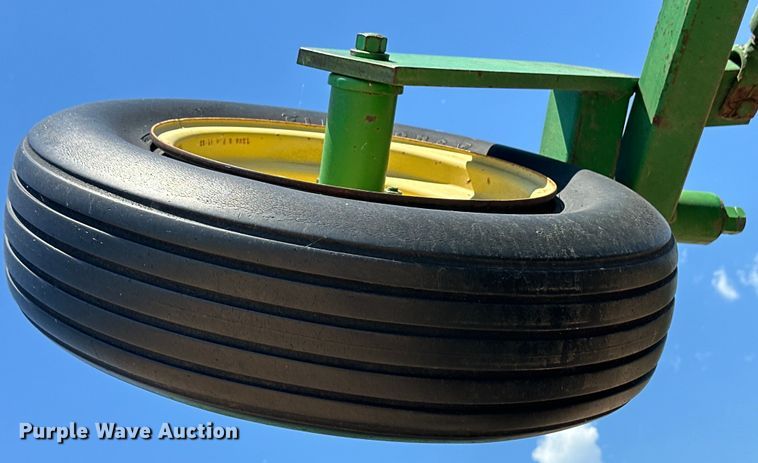 image for item OL9629 John Deere 730 air seeder