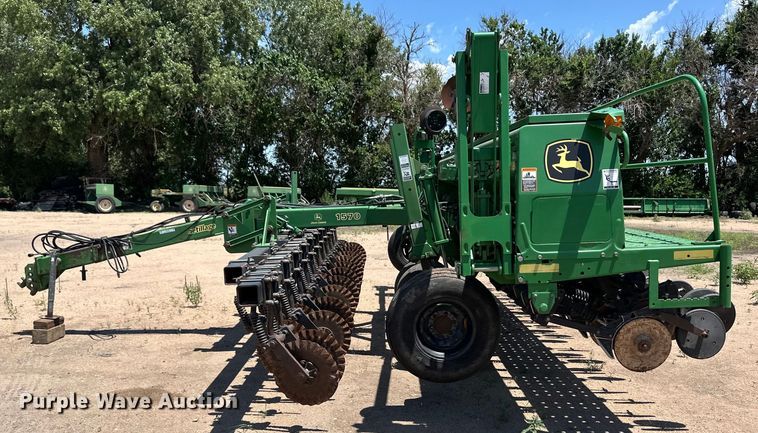 image for item OL9631 John Deere 1520 grain drill