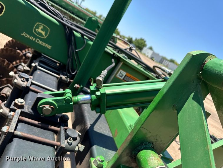 image for item OL9631 John Deere 1520 grain drill