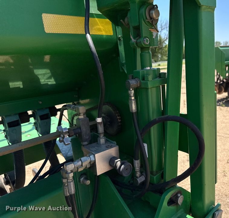 image for item OL9631 John Deere 1520 grain drill