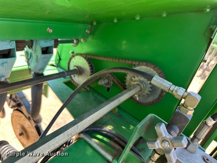 image for item OL9631 John Deere 1520 grain drill