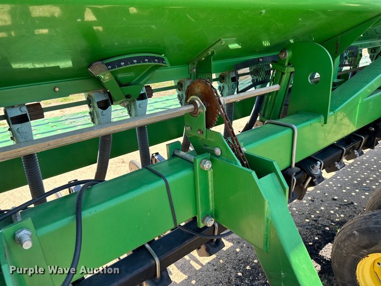 image for item OL9631 John Deere 1520 grain drill