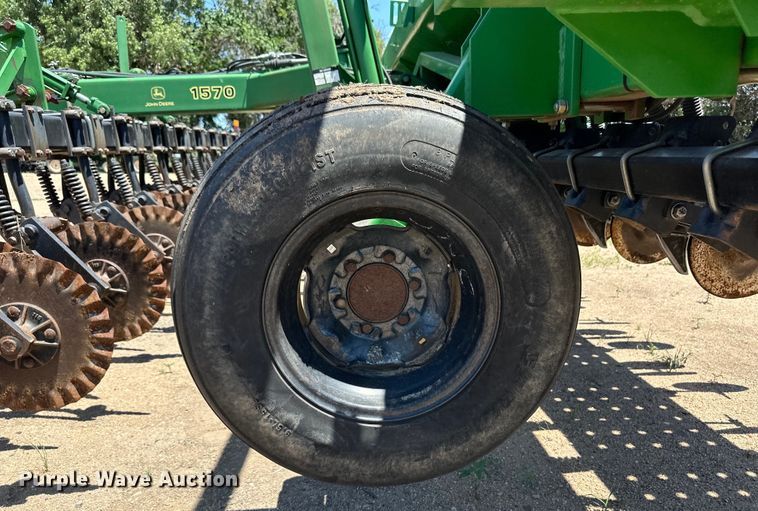 image for item OL9631 John Deere 1520 grain drill