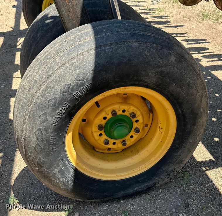 image for item OL9631 John Deere 1520 grain drill