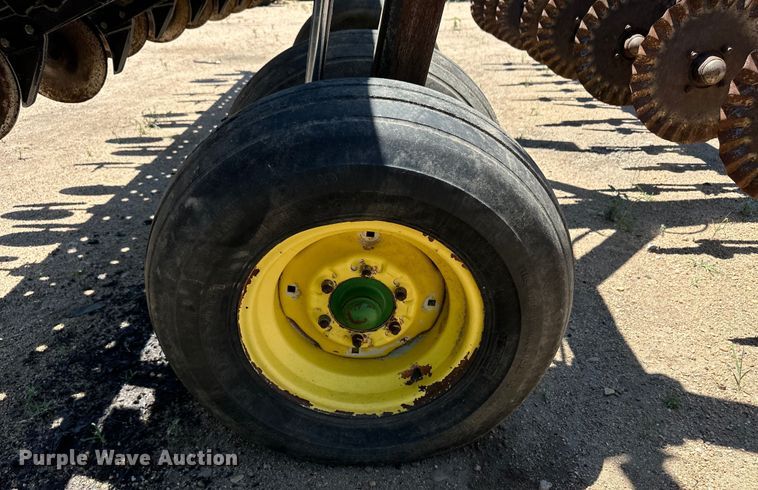 image for item OL9631 John Deere 1520 grain drill