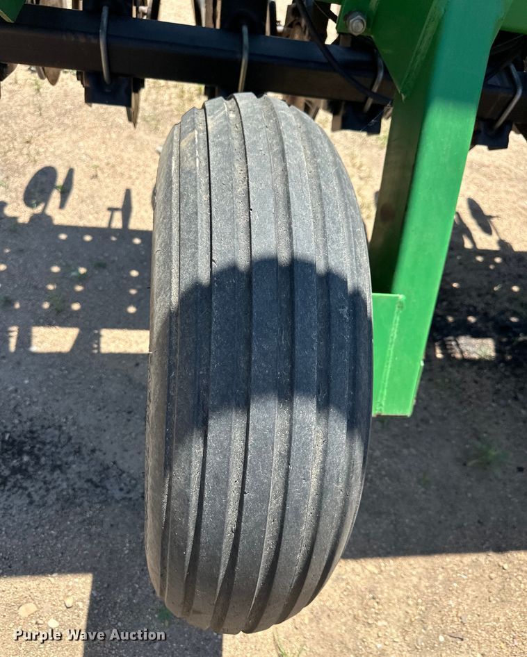 image for item OL9631 John Deere 1520 grain drill