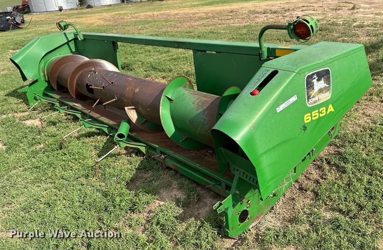 image for item OL9639 John Deere 653A all-crop head