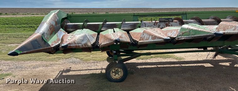 image for item OL9640 John Deere 853A all-crop head