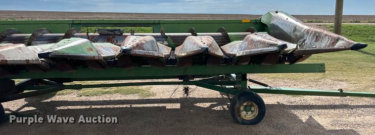 image for item OL9640 John Deere 853A all-crop head