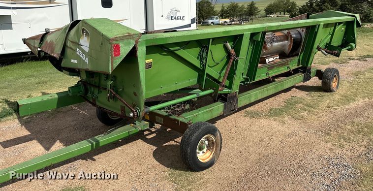 image for item OL9640 John Deere 853A all-crop head