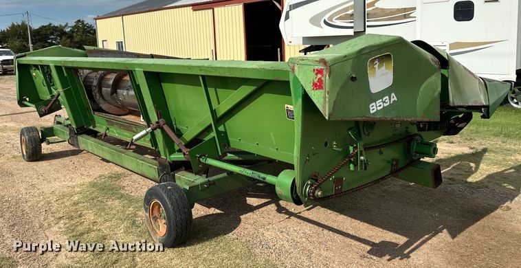 image for item OL9640 John Deere 853A all-crop head